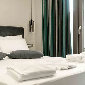 makis-suite-in-the-city.kefaloniahotels.net/